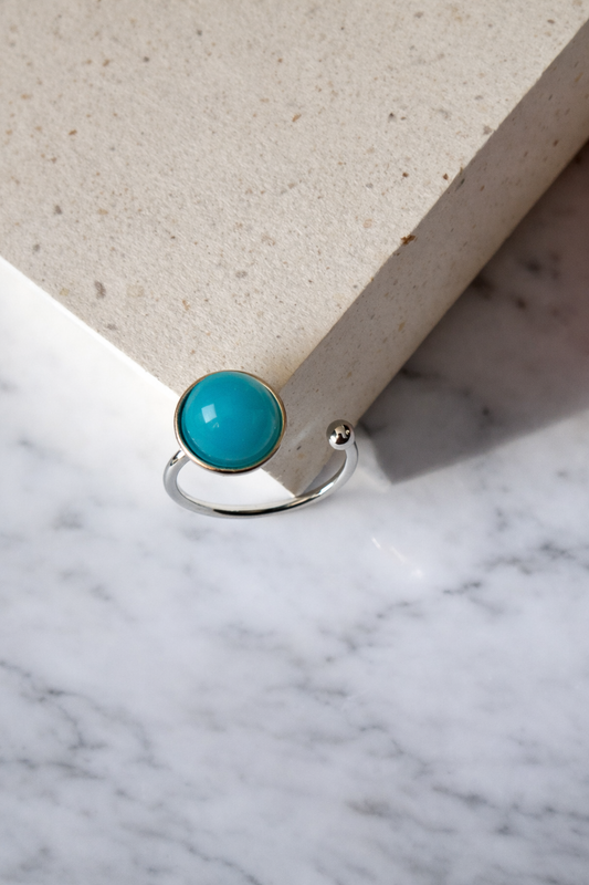 PIERŚCIONEK PETRA W KOLORZE SREBRNYM Z KAMIENIEM - CHALCEDON NIEBIESKI