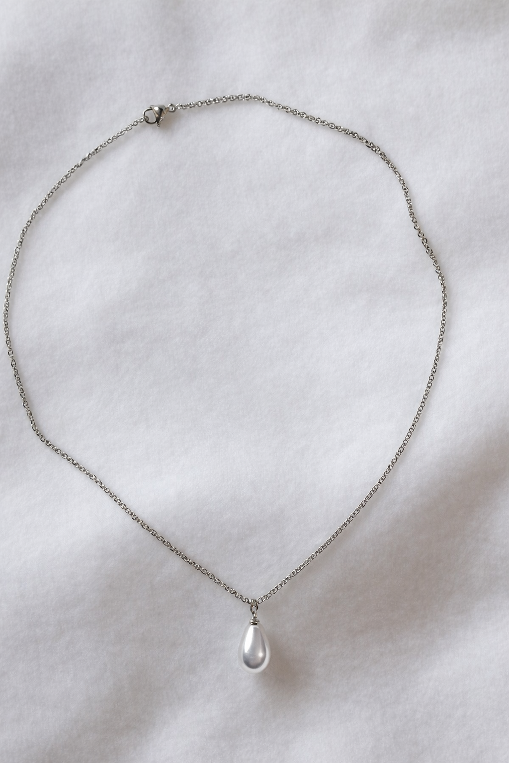 NASZYJNIK ARIEL – SREBRNY ŁAŃCUSZEK Z PERŁĄ