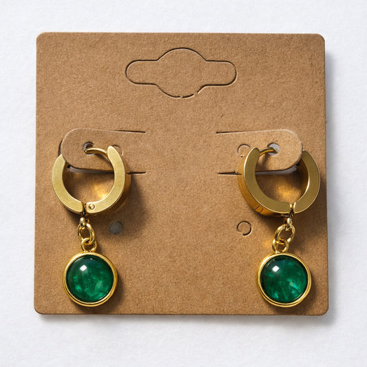 KOLCZYKI-HUGGIE ESSENCE – OCZKO W KOLORZE ZIELONYM