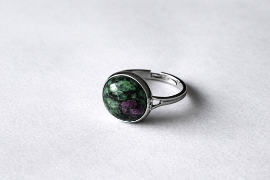 PIERŚCIONEK PETRA W KOLORZE SREBRNYM Z KAMIENIEM - ZOISYT